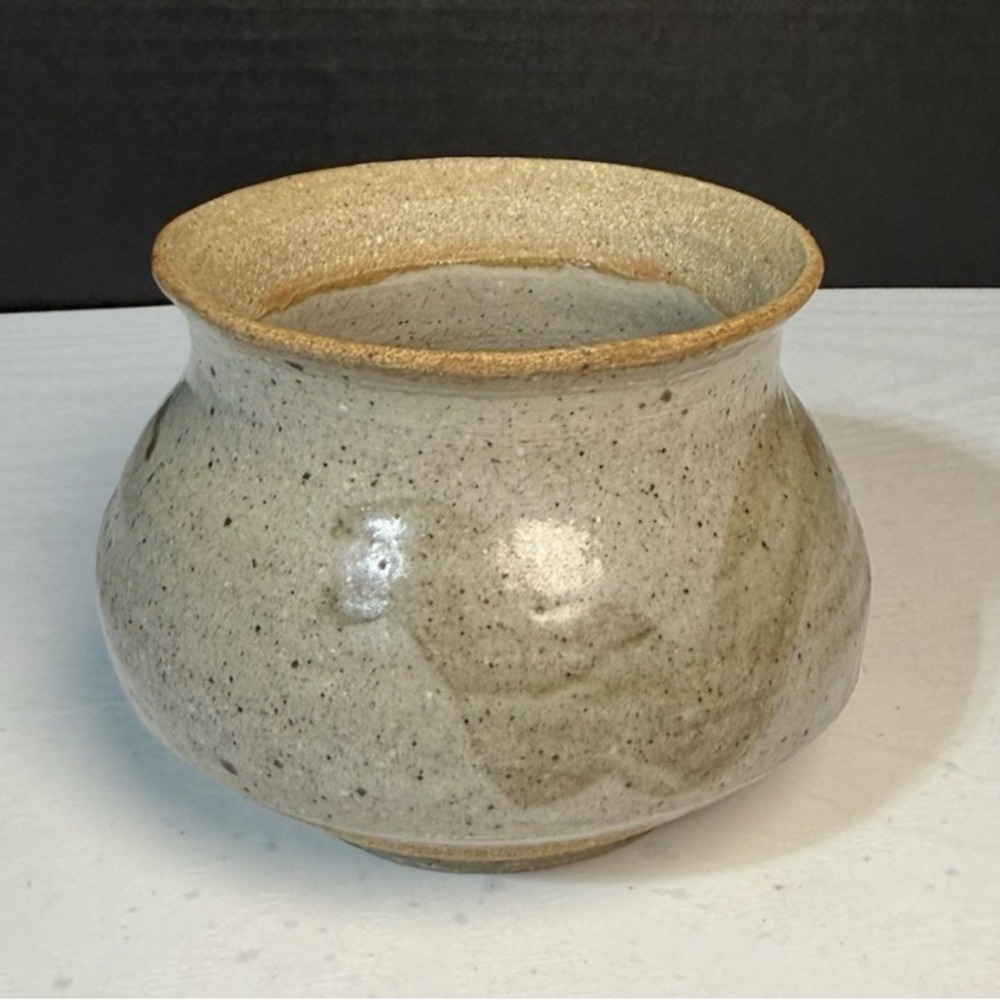 Footed Studio Pottery Stoneware Speckled Pot 4.5" W X 3.125" H 3 5" Mouth